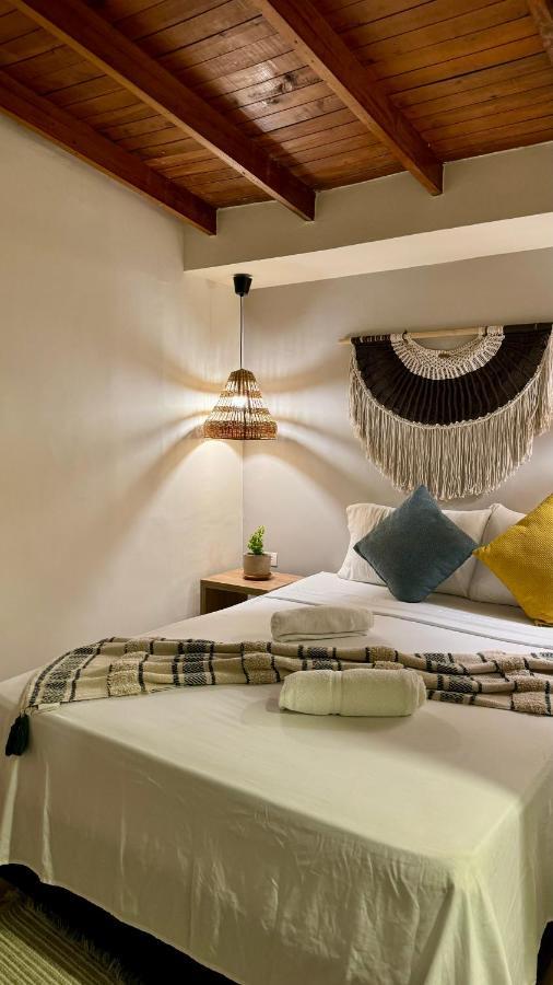 Luum Casa Hotel Manila Медельин Экстерьер фото
