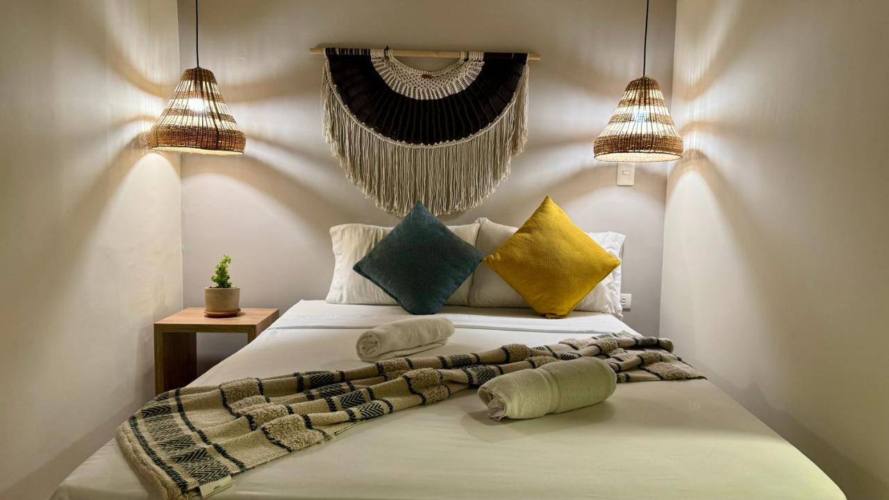 Luum Casa Hotel Manila Медельин Экстерьер фото